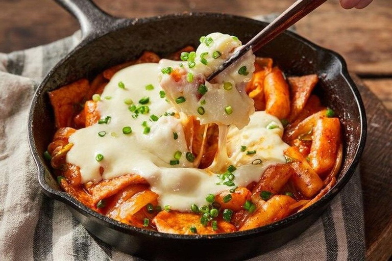 Toronto: Kensington Market Express Food Tour with 5 Tastings