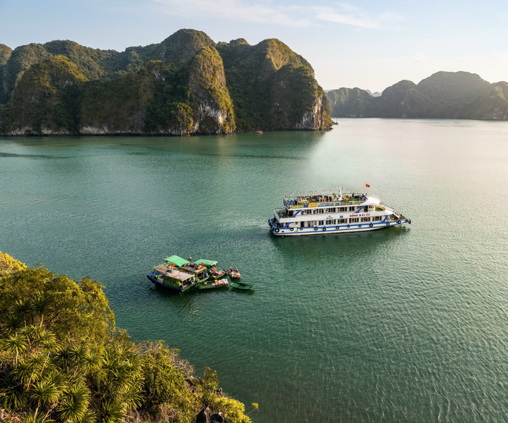 From Cat Ba Island: Lan Ha Bay Day Cruise, kayking,Snorkling