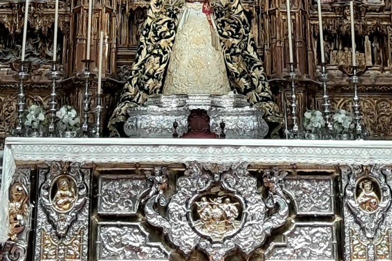 Guided visit of the Royal Alcazar, Cathedral, and Giralda with priority access Guided tour of the Royal Alcazar, Cathedral, and Giralda with fast track access