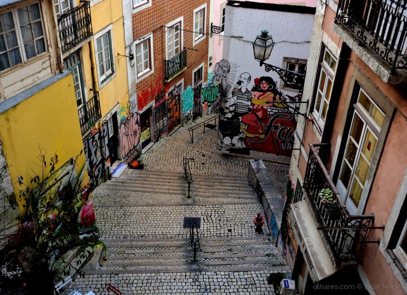 Lissabon: Privat sightseeingtur i en vintage tuk tuk