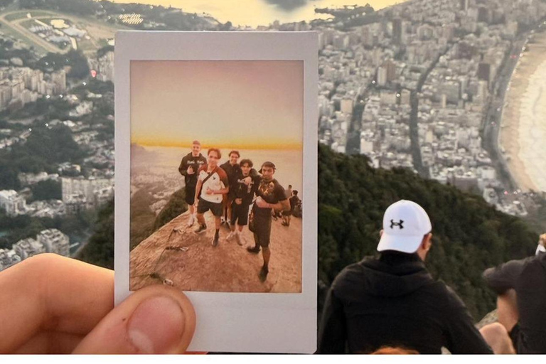 Rio de Janeiro: Private Rocinha Tour by Two Local Cousins