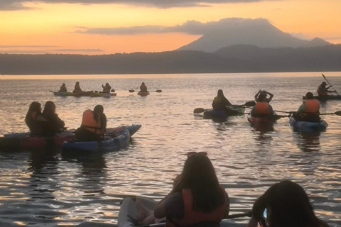 San Salvador: Lake Ilopango Sunrise or Sunset Kayak Tour