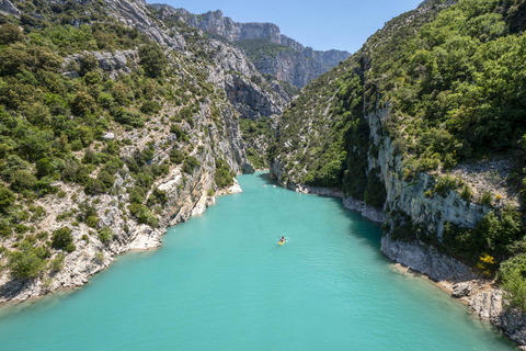 Alpes sauvages, canyon du Verdon, village de Moustiers, champs de lavande