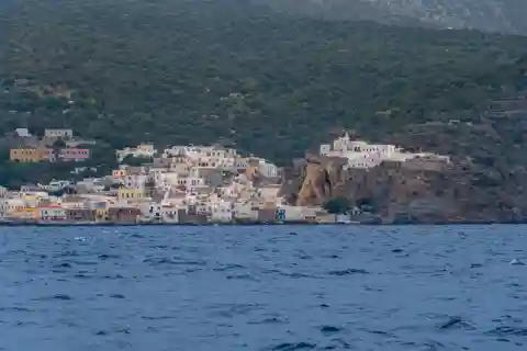 Kos: Ferry Tickets between Kardamena and Nisyros Island