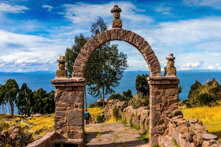 Lago Titicaca 2 giorni/1 notte: visita di Uros, Taquile e Amantani