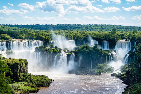 Guided Tour - Explore the Waterfalls Brazil and Bird ParkThe Waterfalls Brazil and Bird Park (Ticket included)