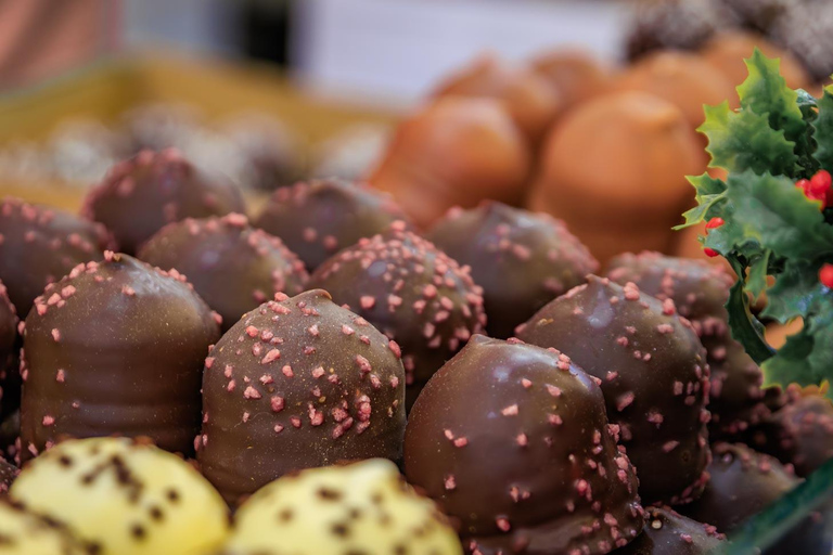 Zurich Christmas Market & Old Town Food Experience