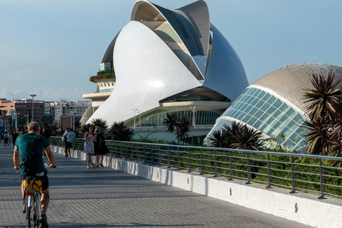 Valencia: Bike Tour, historic center & arts-sciences museum