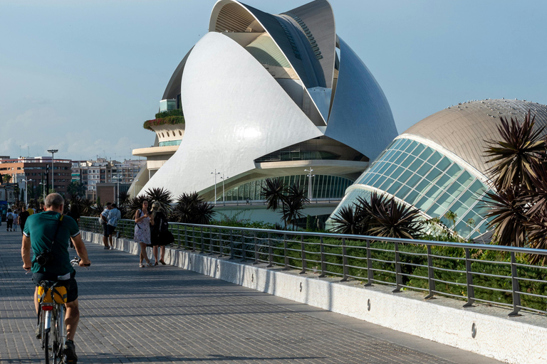 Valencia: Bike Tour, historic center & arts-sciences museum