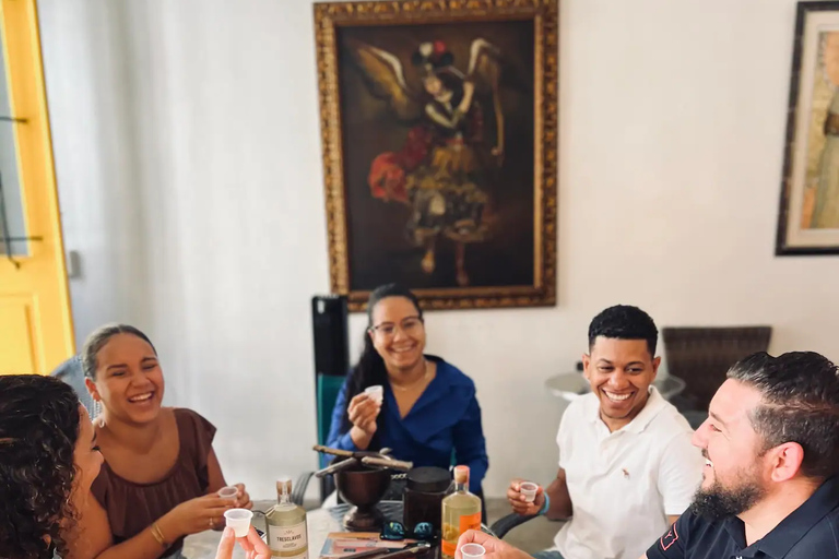 Ron, puros y alpargatas en el Viejo San JuanOpción Estándar