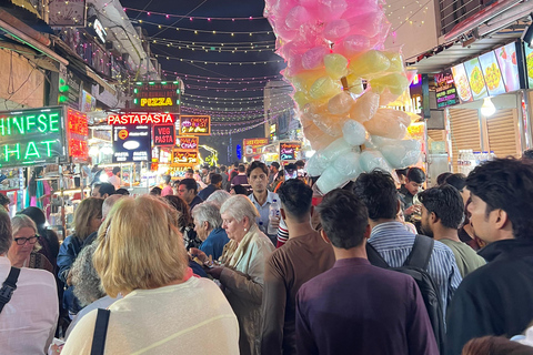 La mejor excursión nocturna de 3 horas por la comida callejera y los bazares locales de AgraComida callejera y bazar local en Tuk-Tuk