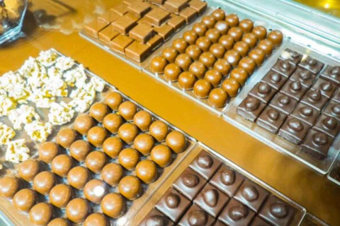 Villajoyosa: Visit the Chocolate Factory and the town by van from Alicante Villajoyosa: Visit a Chocolate Factory and the Village by Van from Alicante