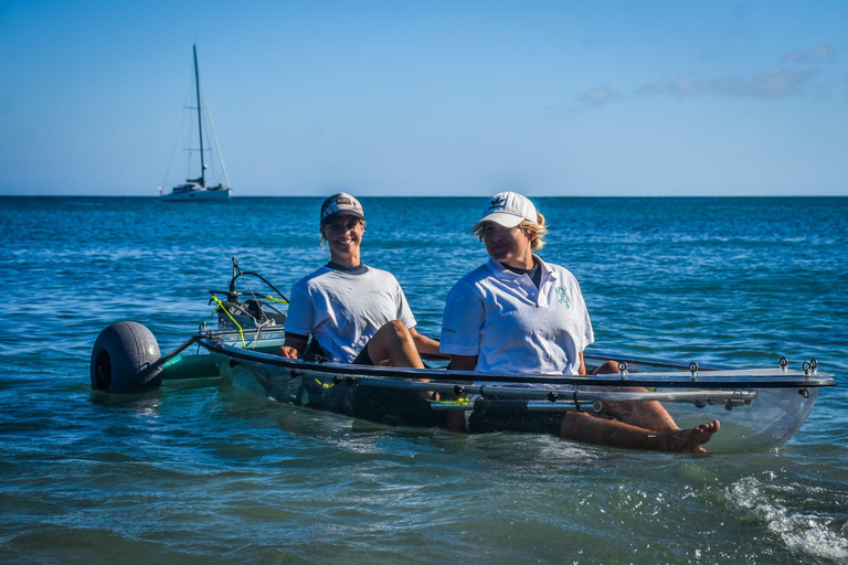 Fuerteventura: Kayak elettrico trasparente con guidaTour nautico premium in kayak elettrico trasparente