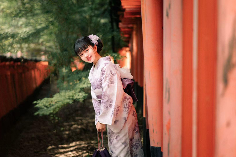 Kyoto: Kimono Rental with Hairstyling and Makeup