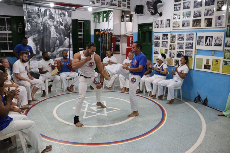 Salvador: Lezione di Capoeira nella prima scuola di Mestre Bimba.