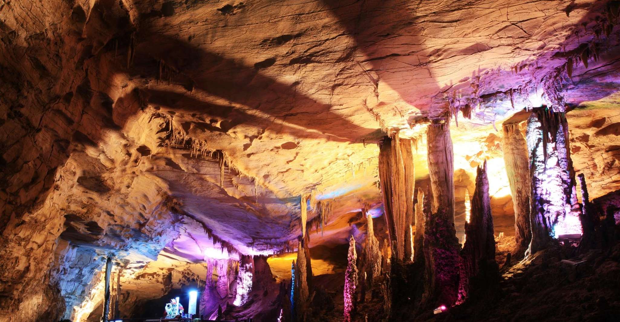 Private Day Tour to Yellow Dragon Cave & BaoFeng Lake - Housity