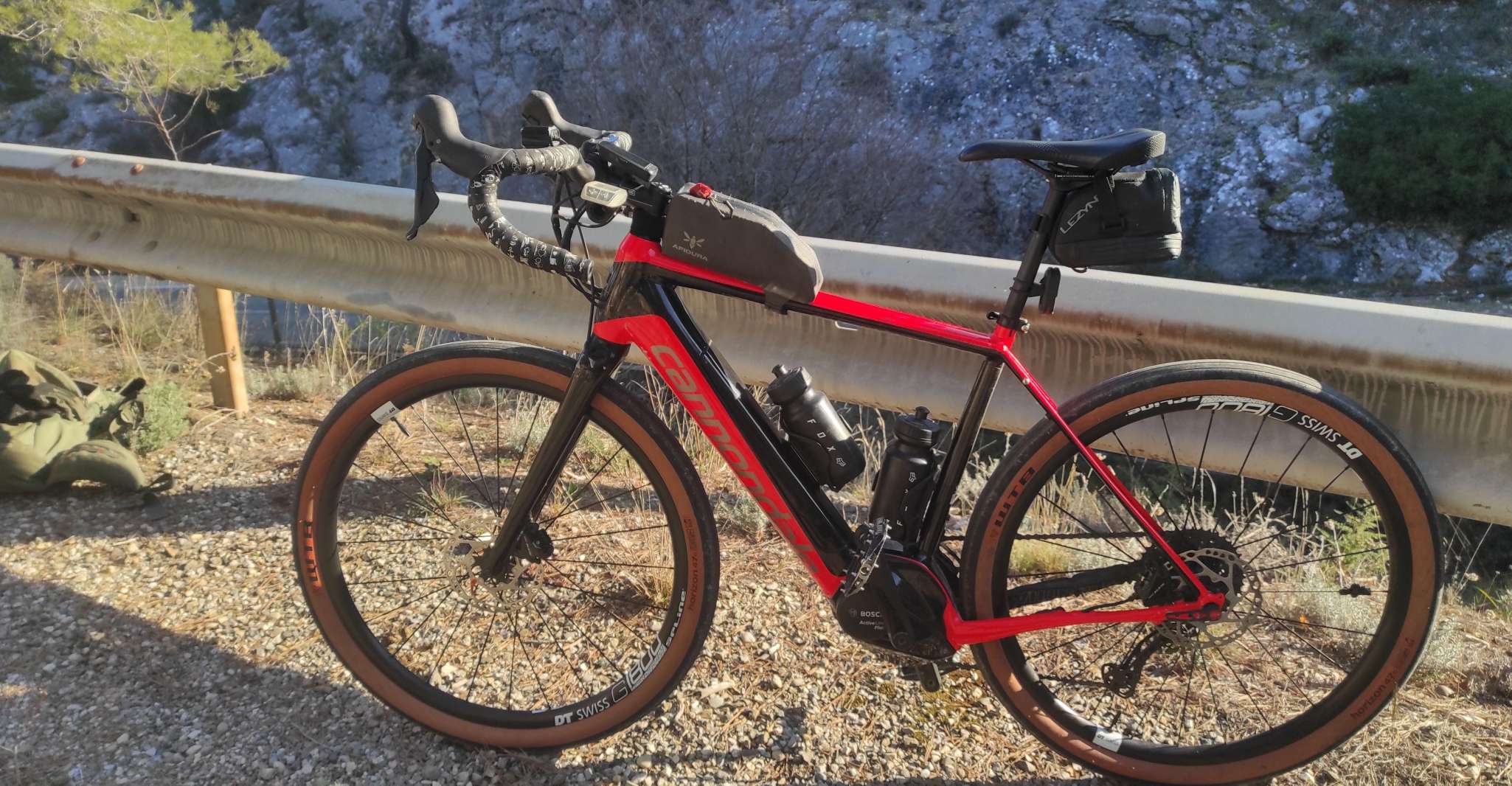 e-road / e-gravel bike rent cannondale synapse neo size M - Housity