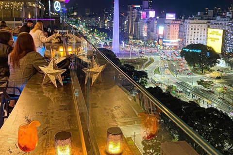 Barcelona: Pubcrawl with VIP Entry to Rooftops and Nightclub