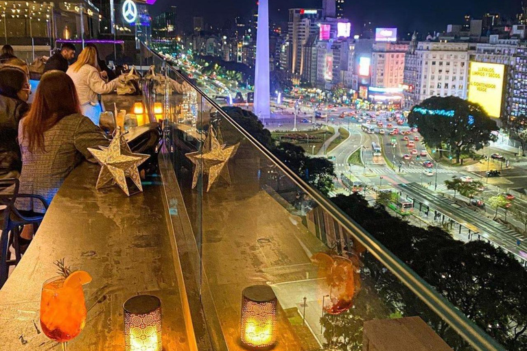Barcelona: Pubcrawl with VIP Entry to Rooftops and Nightclub