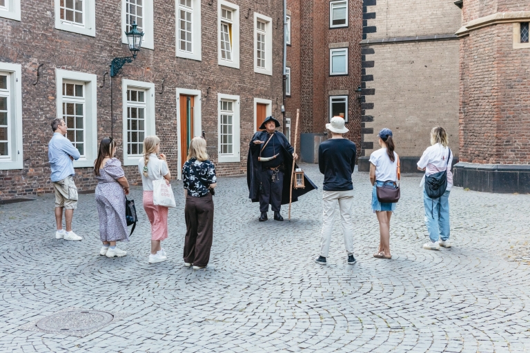 Düsseldorf: Guided Tour with a Night Watchman