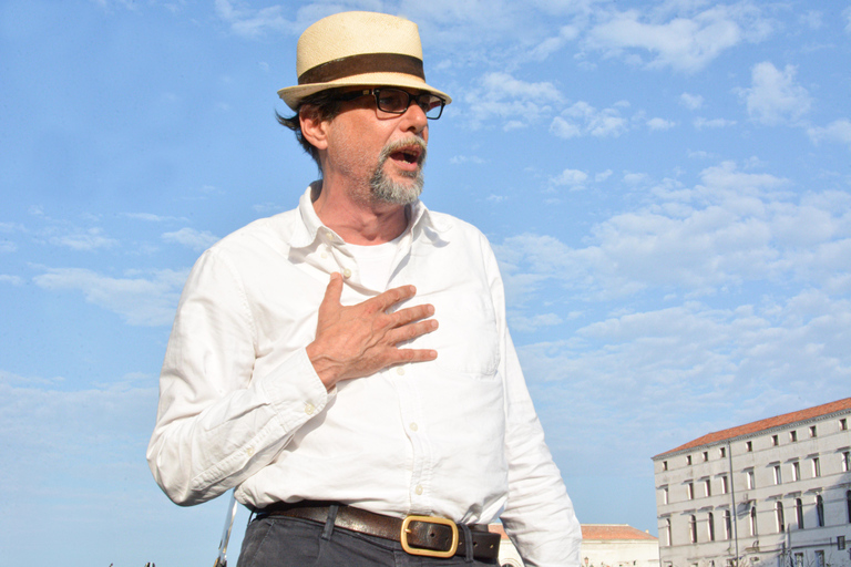 Venice: Gondola Ride with Serenade and Romantic Dinner