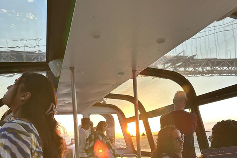Lisbon – Sangria Social Premium Boat Experience Lisbon: Sangria Vibe Premium Boat Experience