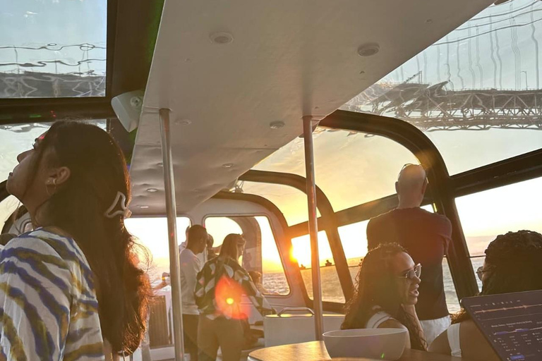 Lisbon – Sangria Social Premium Boat Experience Lisbon: Sangria Vibe Premium Boat Experience