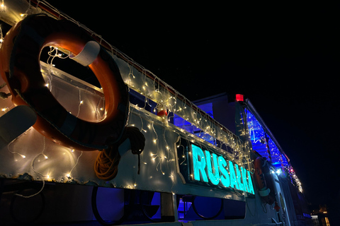 Wroclaw: Boat Cruise by Heated Ship with Santa Claus