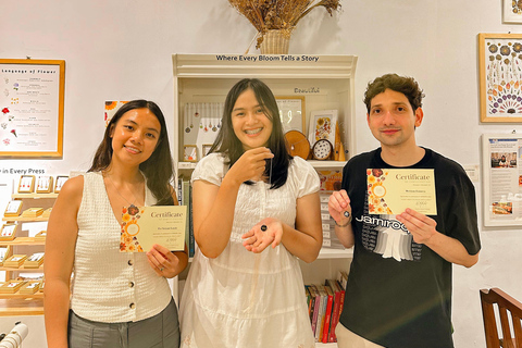 Yogyakarta: Pressed Flower Jewelry Resin Workshop