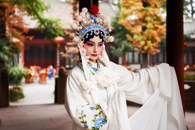 Visit Chengdu Sichuan Opera Show Ticket & Chinese Tea & Massage in Chengdu