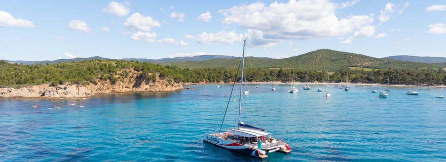 Hyères : La Matinée Découverte - Visite guidée du Littoral en Catamaran