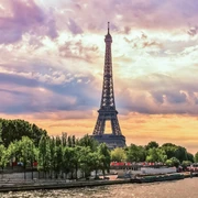 Paris: Seine Cruise & Crepe Tasting near the Eiffel Tower