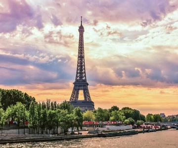 Paris: Seine Cruise & Crepe Tasting near the Eiffel Tower