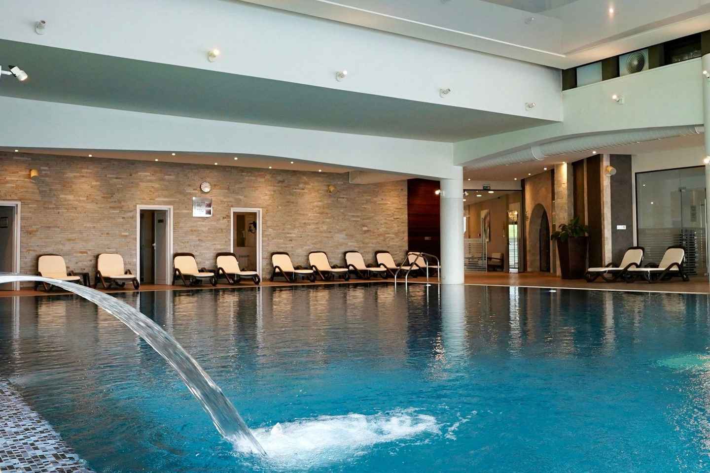 Sofia: Belchin Spa and Tsari Mali Grad Fortress Private Trip