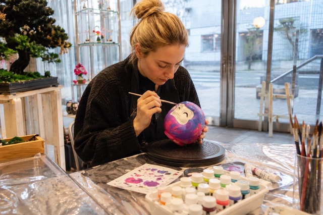 Kyoto: Daruma Painting Workshop in Arashiyama