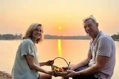 Explore Angkor Wat de bicicleta e pôr do sol