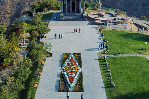 Vanuit Yerevan: Garni Tempel, Geghard Klooster,Stenen Symfonie