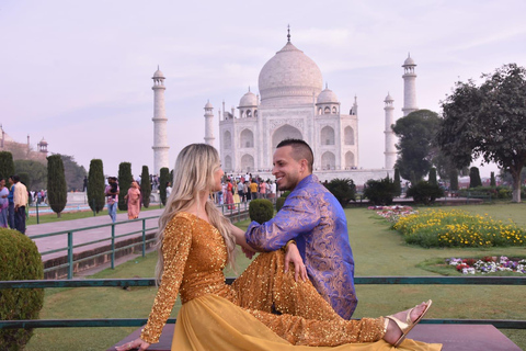 Taj Mahal Instagram Photography Tour w/ Expert Photographer Expert Guide cum Photographer and Taj Mahal Entry Tickets