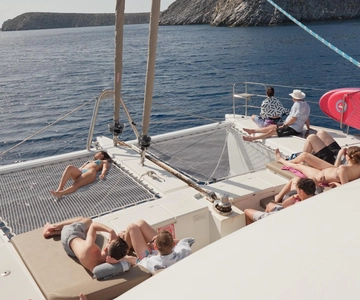 Heraklion: Dia Island Ultimate Catamaran Cruise with Meal