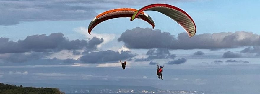 Bali : parapente à Timbis Beach et sports nautiques