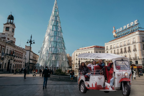 Madrid: Kerstverlichting avondtour met elektrische Tuk TukMadrid: Kerstverlichting avondtour in een elektrische Tuk Tuk