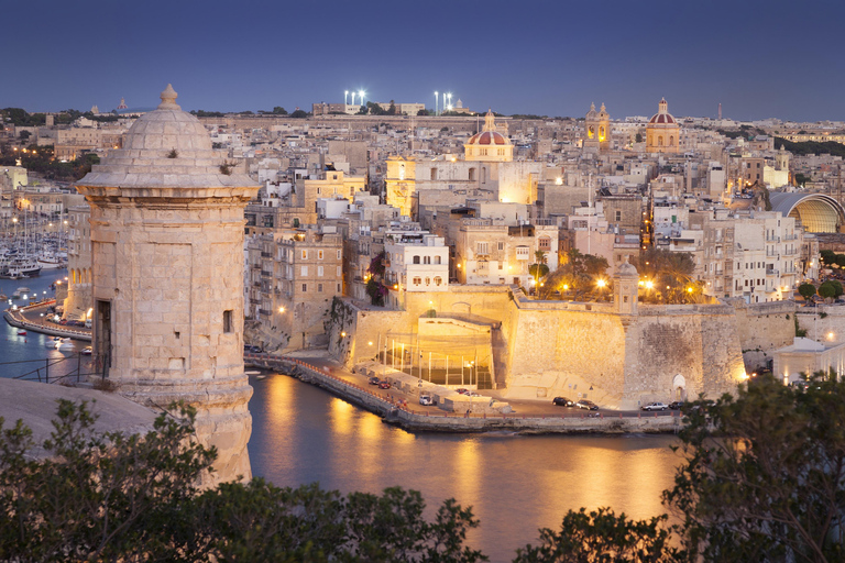 Sliema: Fernandes Fireworks Festival Cruise w/ Dinner+Drinks Without Transportation