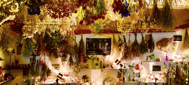 Osaka Dried Flower Candle Making Experience