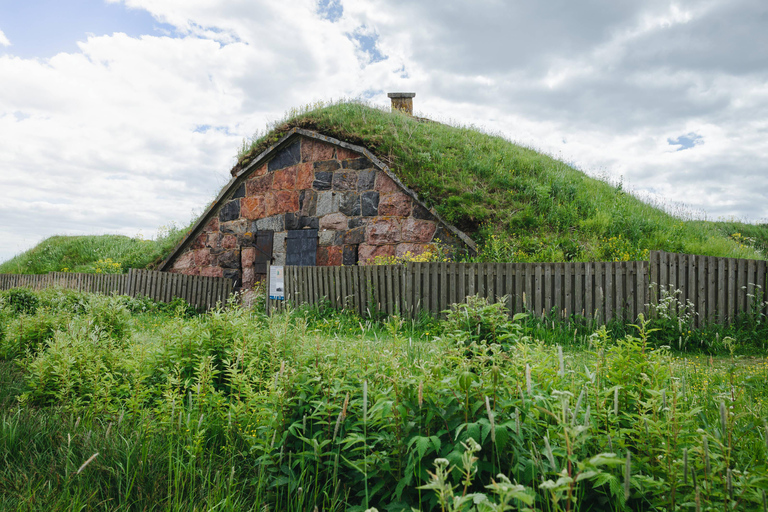 Suomenlinna: Private Finntastic Tour through Guns & Tunnels