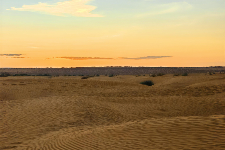 Dżerba: Zachód słońca, wschód słońca i jedna noc w berberyjskim namiocie.Dżerba: zachód słońca, wschód słońca i jedna noc w berberyjskim namiocie.