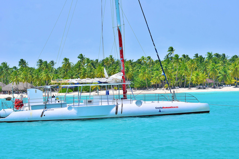 Punta Cana: Island escape to Saona, catamaran & beach lunch Punta Cana: Catamaran Party Cruise | Open Bar & Snorkeling