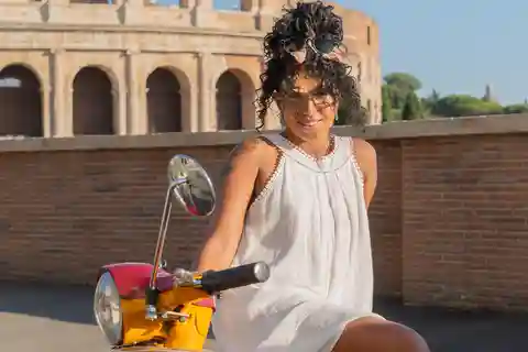 Rome: Vespa Tour with Local Guide and Tiramisu Treat