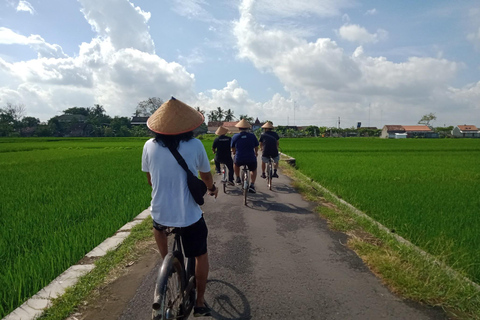 Yogyakarta: Kulon Progo Village Cycling Tour with Snacks