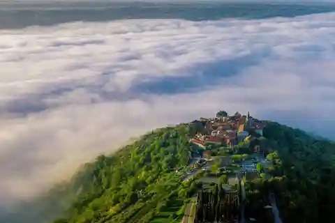 From Vrsar-Poreč : Motovun and Grožnjan Day Trip