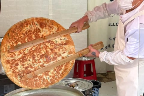 Shanghai: Local Breakfast, Market and Morning Park Tour